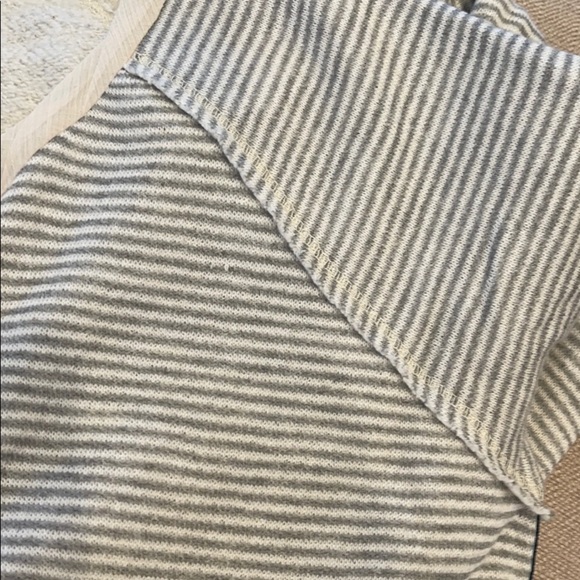 H:  MYSTREE Side Zipper Gray/Cream Light Sweatshirt - Picture 6 of 8